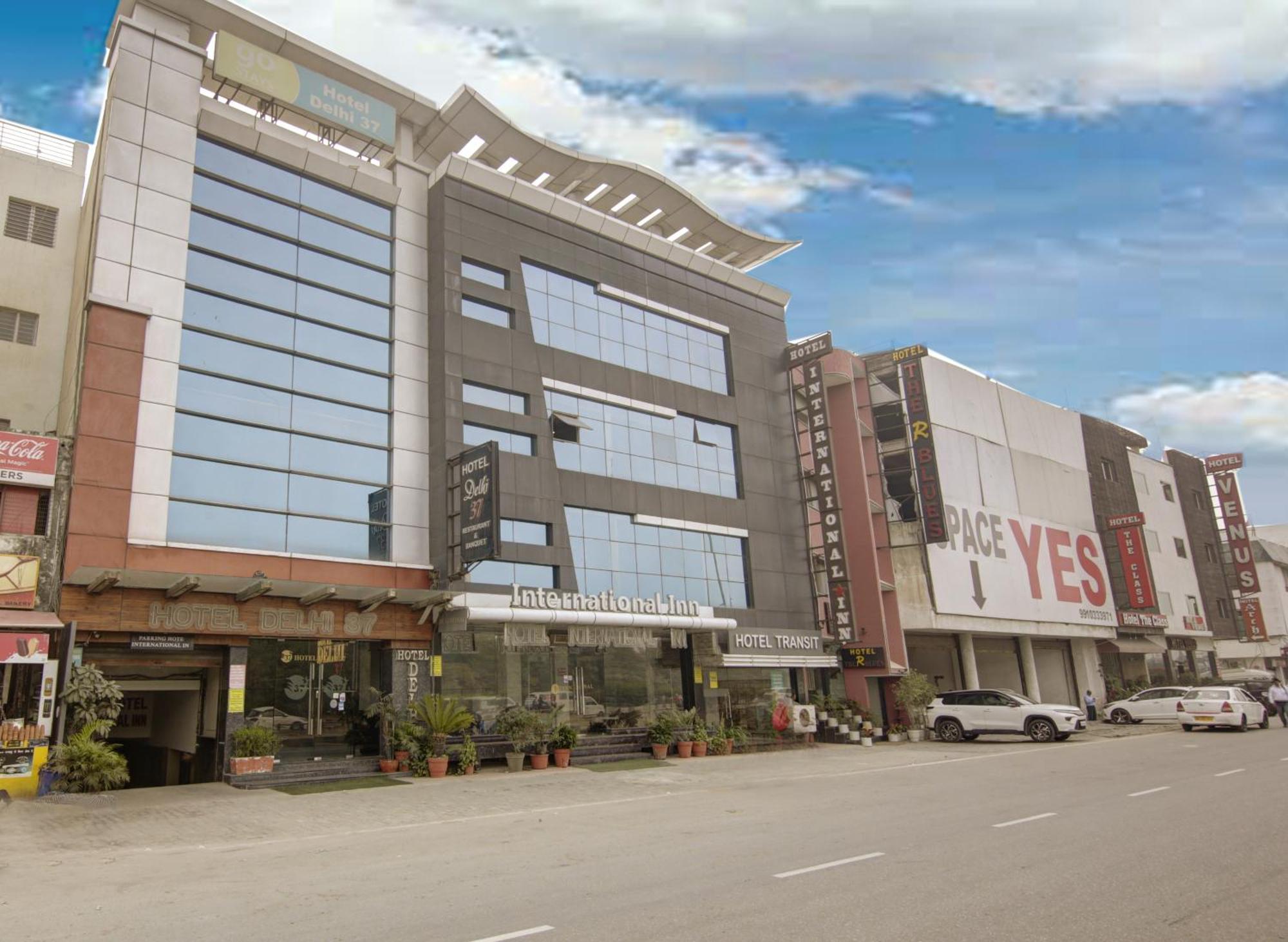 Hotel Delhi 37 By Star Group Near Delhi Airport New Delhi Extérieur photo
